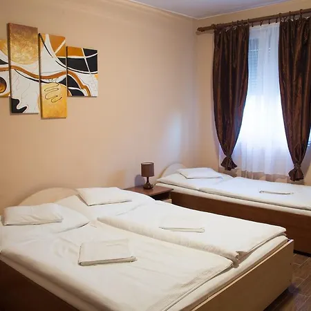 Felsoreti Vendeghaz Guest house *