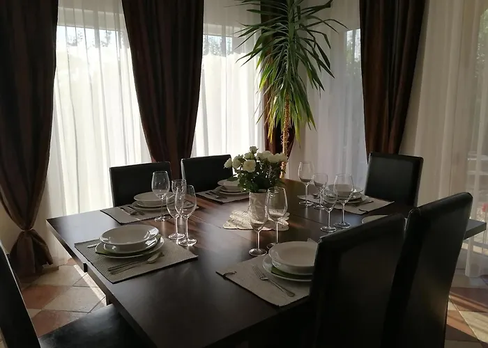 Felsoreti Vendeghaz بيت ضيافة
